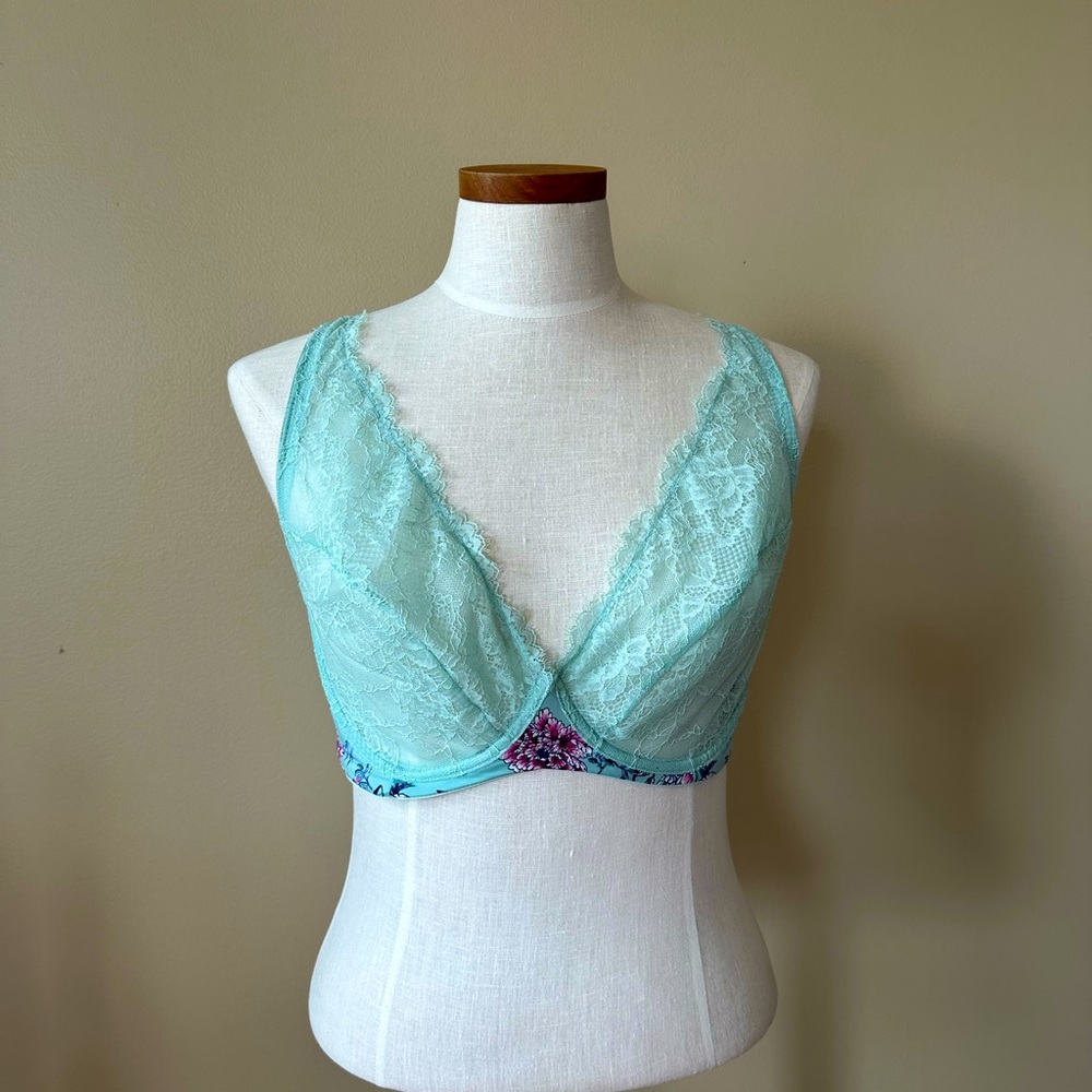 SOMA Sensuous Chantilly Unlined Plunge